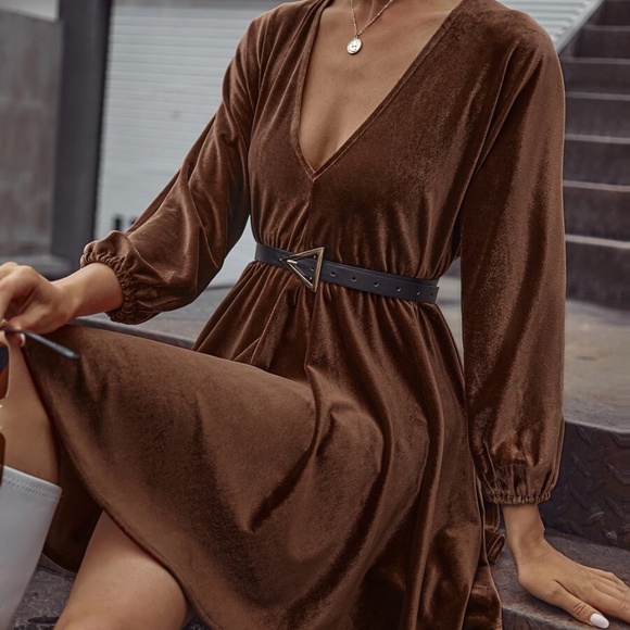 black velvet v neck long sleeve dress classic - Picture 4 of 13